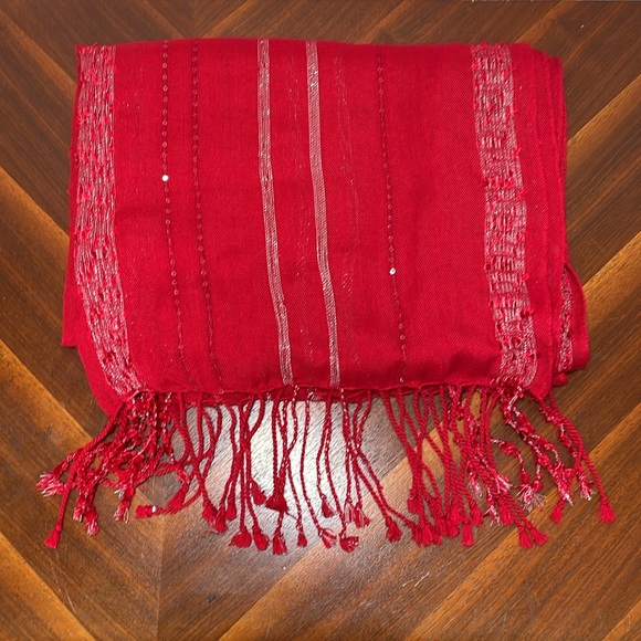 Red Tommy Bahama scarf - Picture 6 of 6